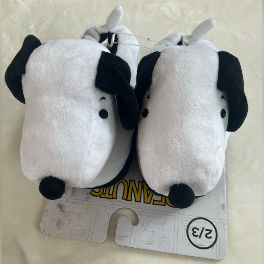 Peanuts Snoopy Plush Slippers Black & White Kids Size 2/3‎ NWT